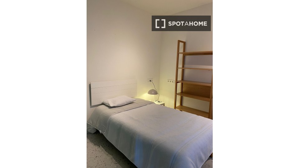 Apartment Granada, 3 beds, 70m² — photo 4