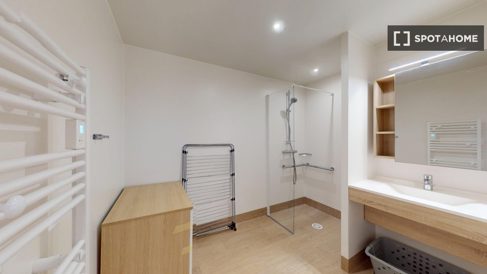 Double room Paris, 2 beds — photo 16