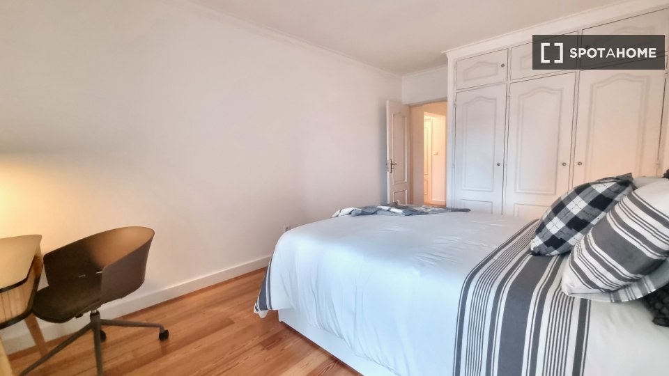 Double room Lisbon, 5 beds, 210m² — photo 7