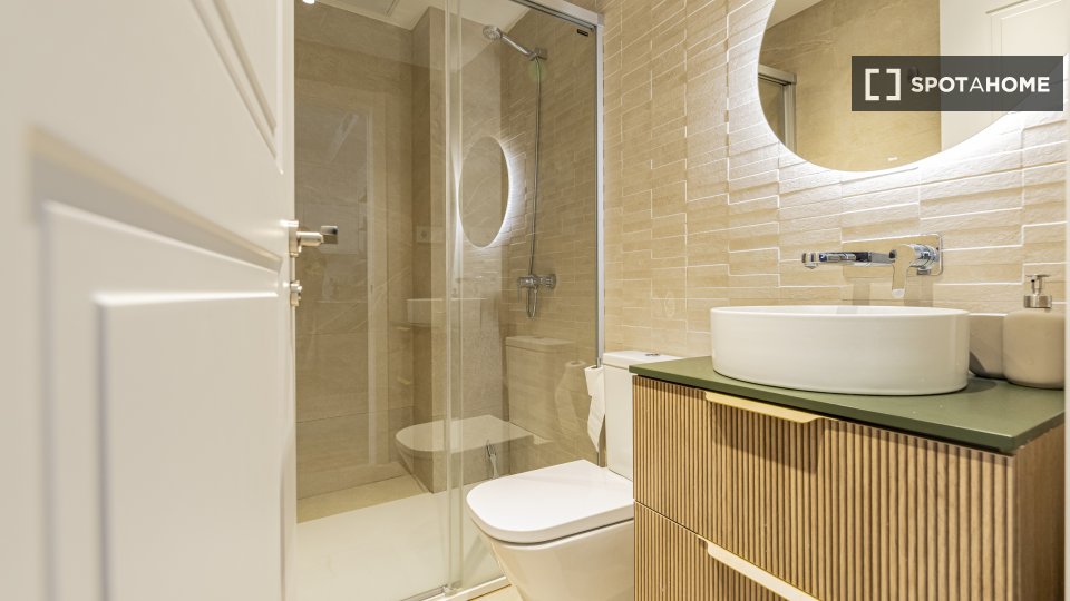 Apartment Madrid, 2 beds — photo 13