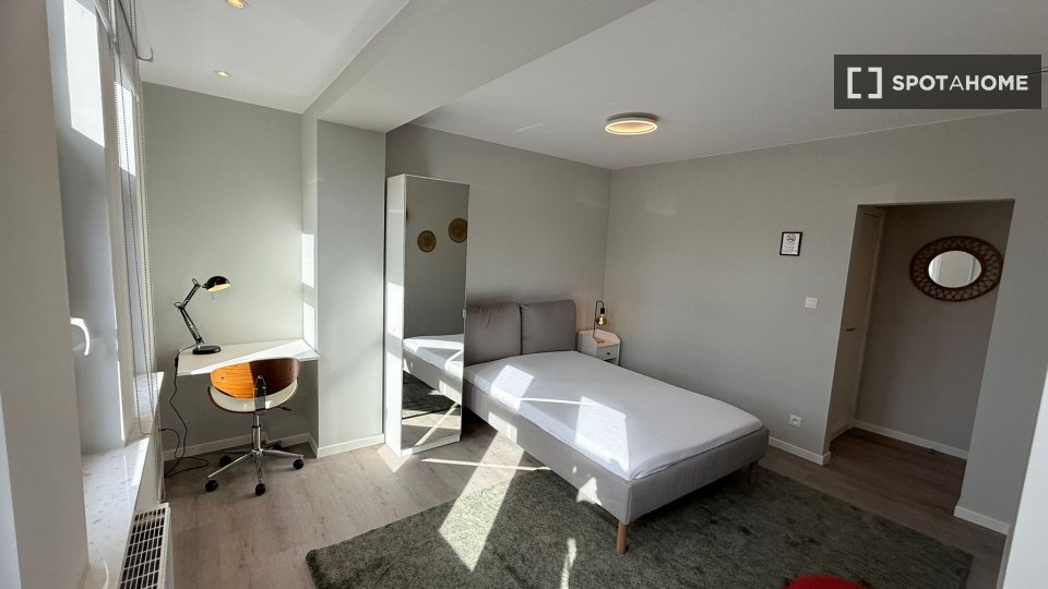 Double room Brussels, 5 beds — photo 23