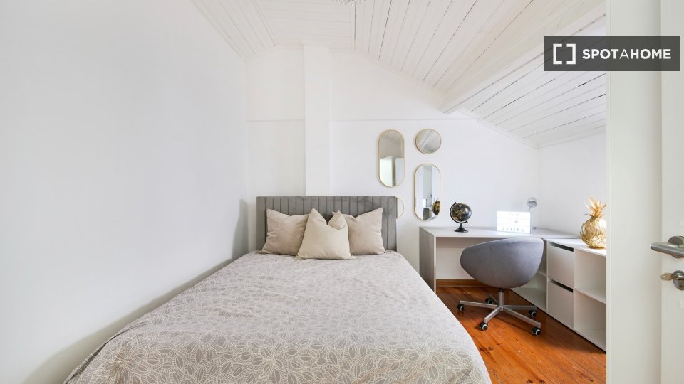 Double room Lisbon, 8 beds — photo 15