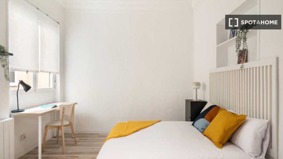 Double room Madrid, 4 beds — photo 22