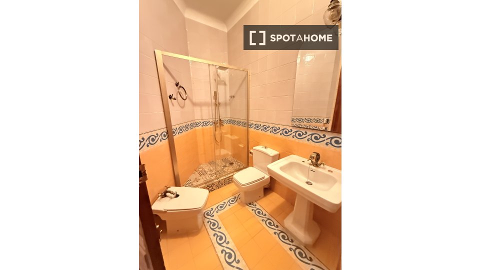 Double room Granada, 1 bed — photo 23