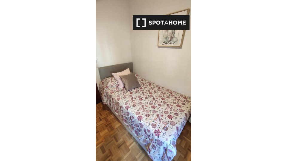 Double room Madrid, 4 beds, 90m² — photo 4