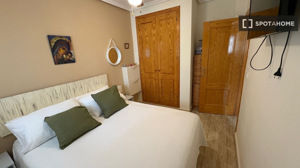 Apartment Alicante, 2 beds, 60m² — photo 3