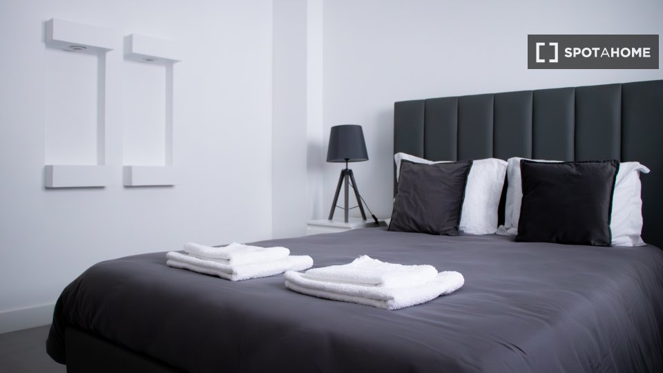 Apartment Lisbon, 2 beds, 100m² — photo 14