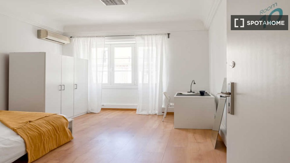 Double room Lisbon, 13 beds, 370m² — photo 24