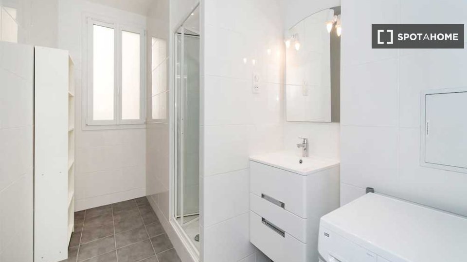 Double room Paris, 4 beds, 80m² — photo 5