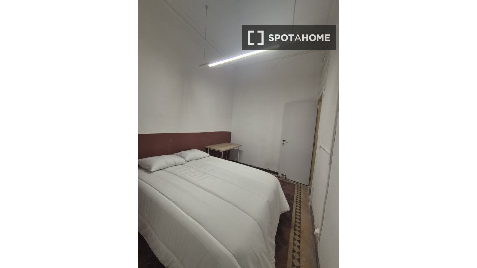Double room Barcelona, 10 beds, 150m² — photo 16