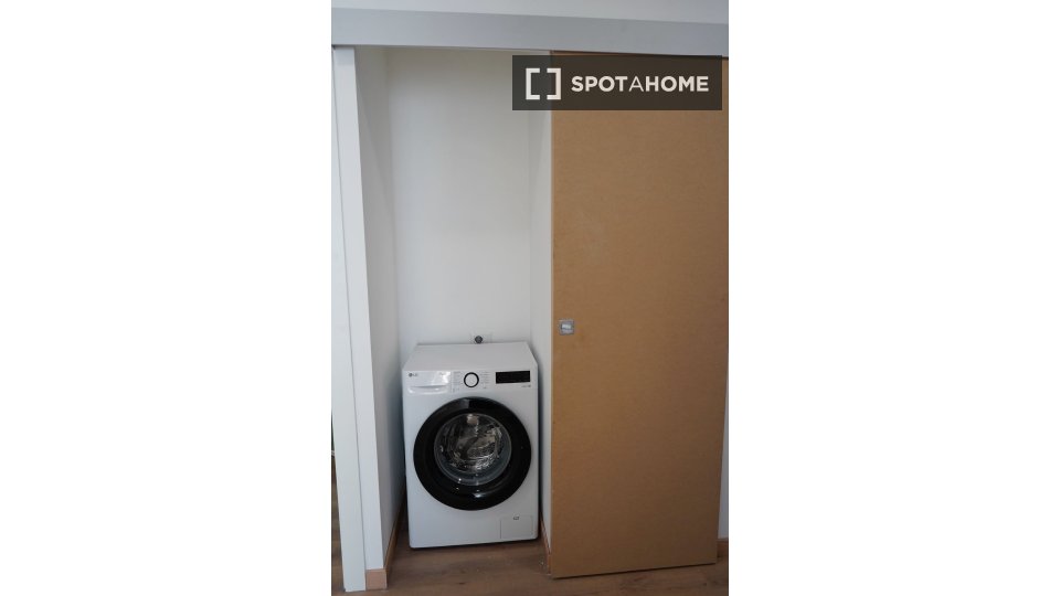 Double room Rome, 3 beds, 100m² — photo 18