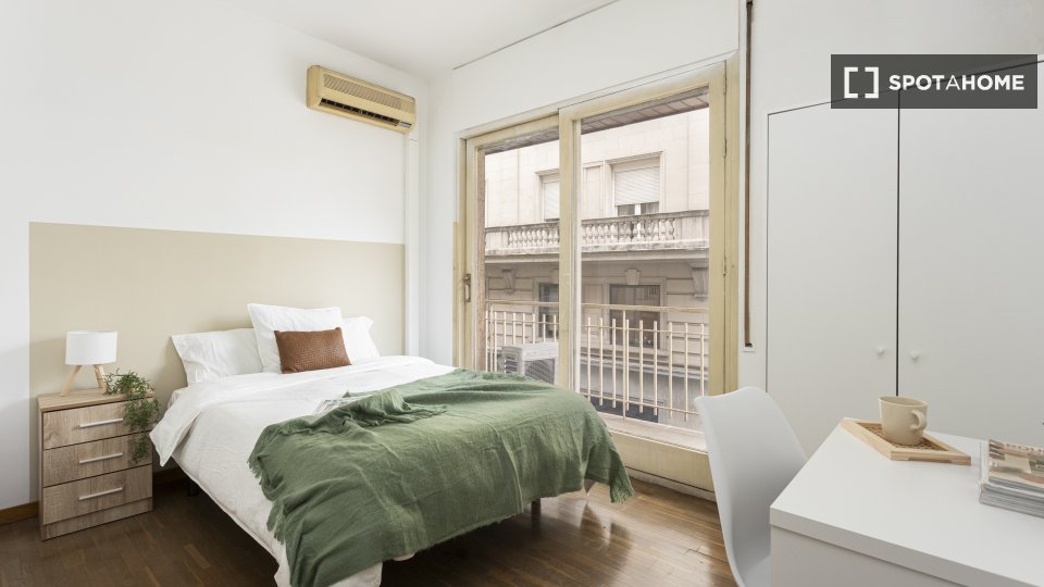 Double room Barcelona, 6 beds, 92m² — photo 15