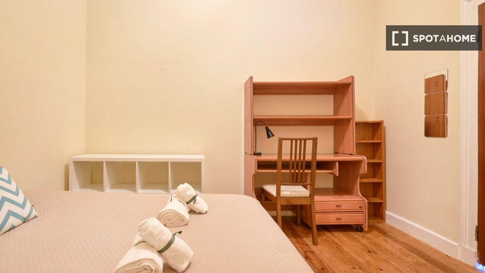 Double room Lisbon, 6 beds — photo 10