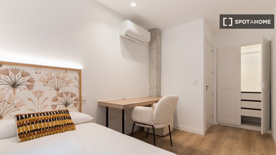 Double room Madrid, 4 beds, 90m² — photo 10