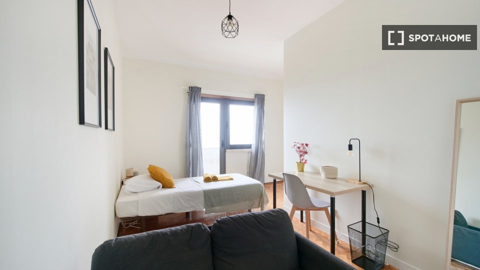 Double room Lisbon, 8 beds — photo 14