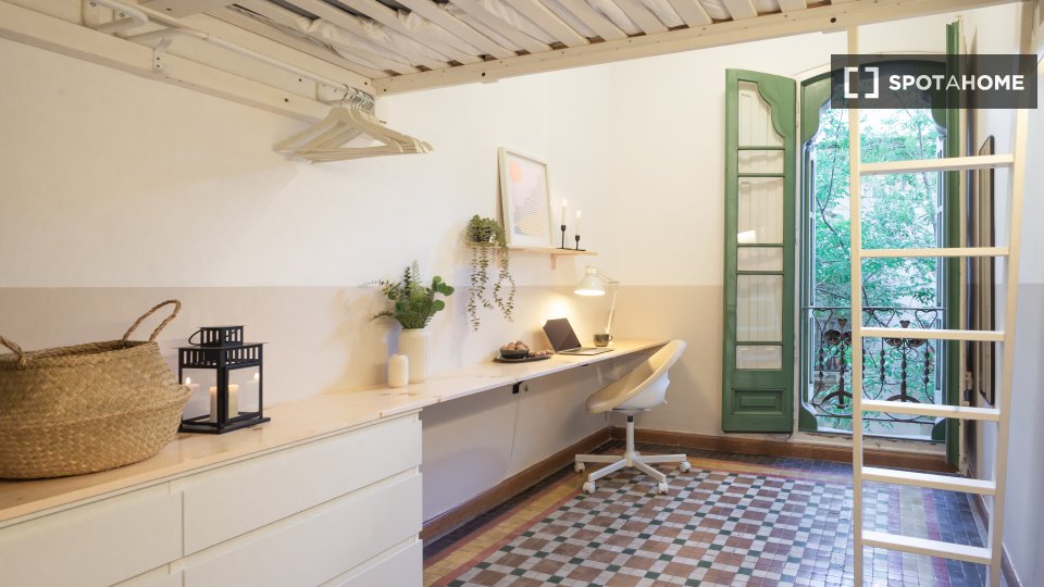Double room Barcelona, 5 beds, 120m² — photo 14