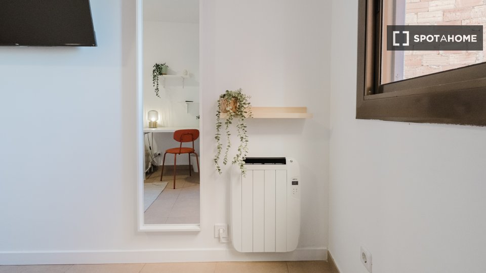 Double room Barcelona, 3 beds, 62m² — photo 10