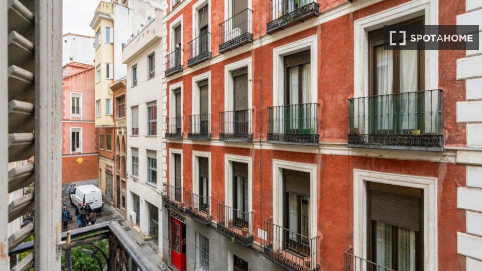 Double room Madrid, 7 beds — photo 24
