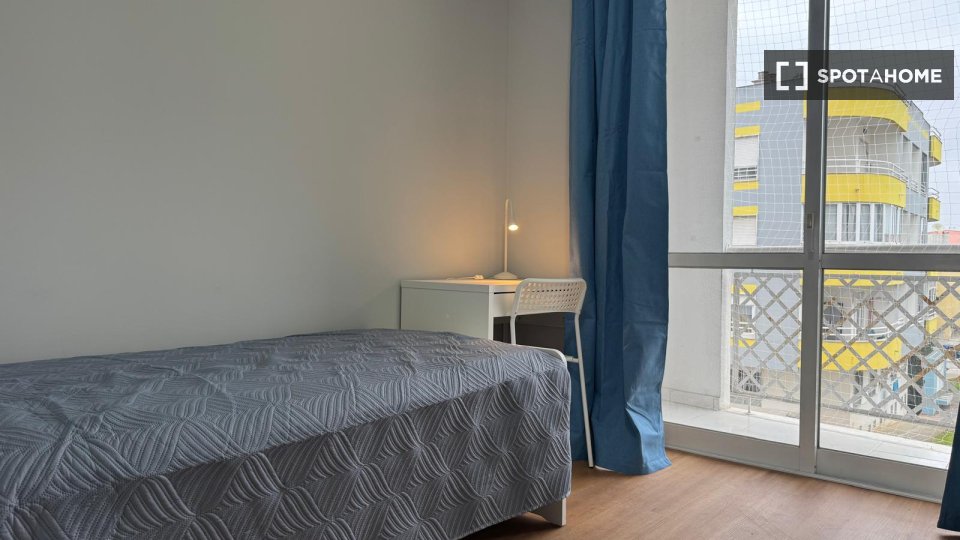 Double room Lisbon, 14 beds — photo 12