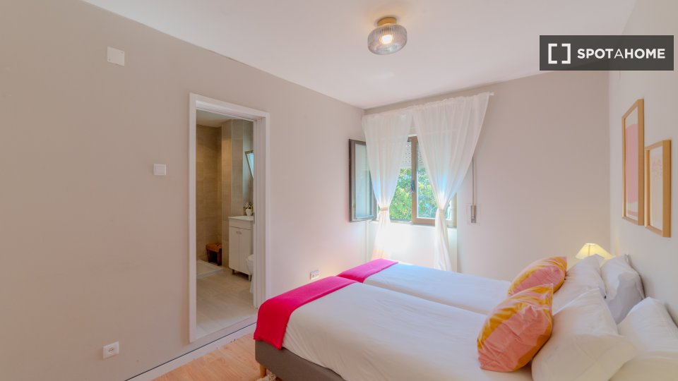 Apartment Porto, 3 beds, 110m² — photo 18