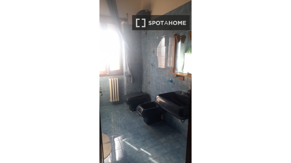 Double room Rome, 3 beds — photo 5