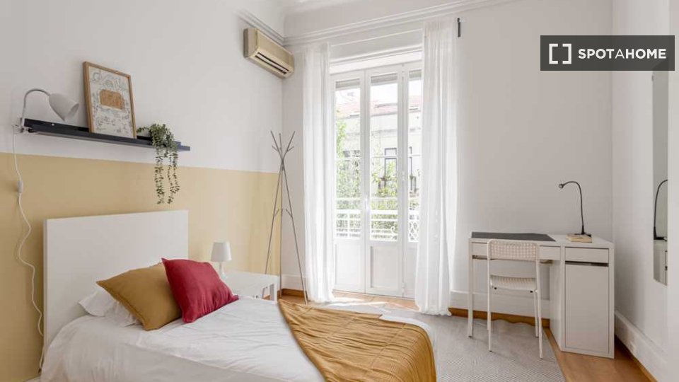 Double room Lisbon, 13 beds, 370m² — photo 6