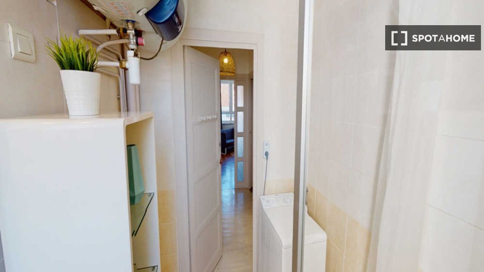 Double room Lyon, 3 beds, 60m² — photo 4