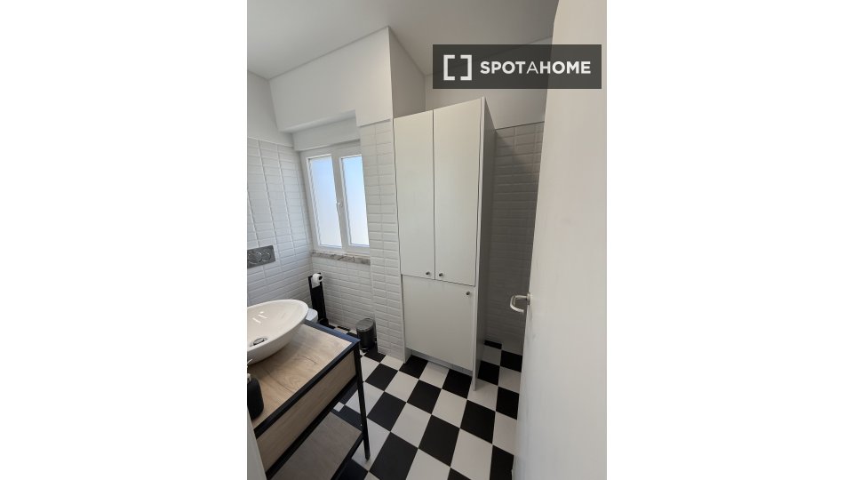 Apartment mono Lisbon, 1 bed, 45m² — photo 4