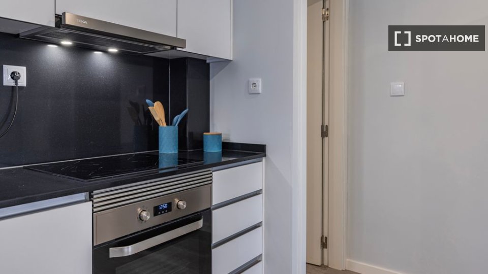 Apartment Lisbon, 2 beds — photo 15