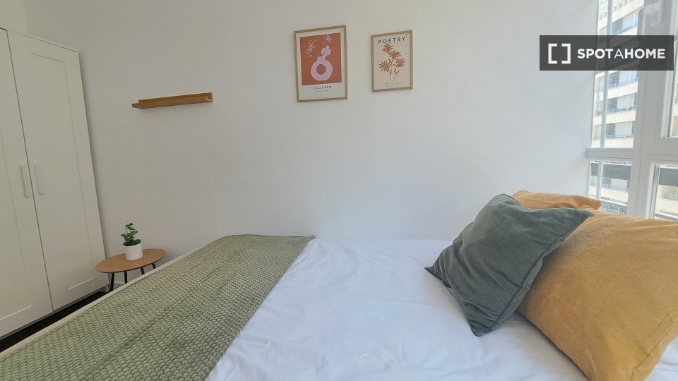 Double room Madrid, 14 beds, 200m² — photo 13