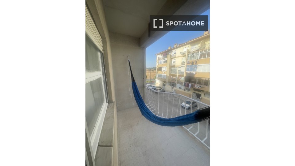 Double room Lisbon, 2 beds — photo 19