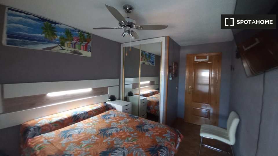 Double room Madrid, 3 beds — photo 2