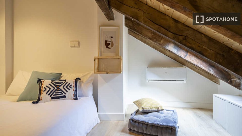 Double room Madrid, 4 beds — photo 74