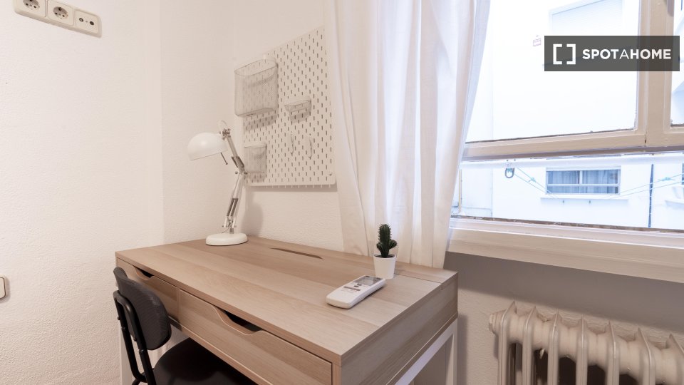 Double room Madrid, 5 beds — photo 20