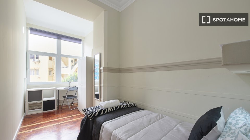 Double room Lisbon, 9 beds — photo 29