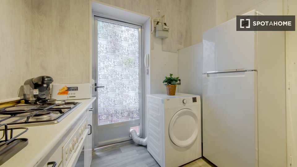 Double room Madrid, 4 beds, 120m² — photo 11