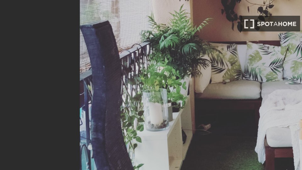 Double room Barcelona, 3 beds, 74m² — photo 5