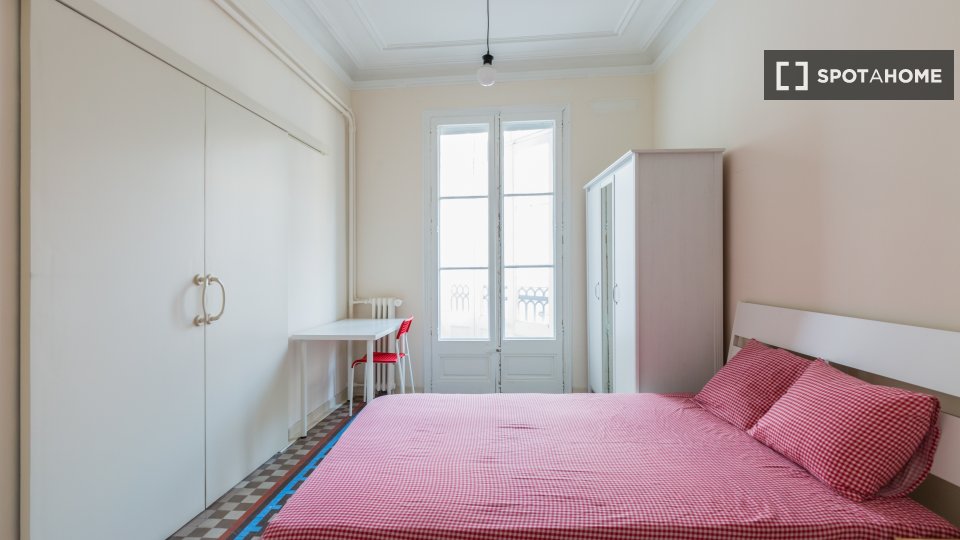 Double room Barcelona, 9 beds, 175m² — photo 1