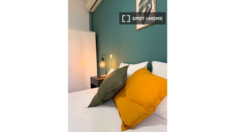 Double room Madrid, 5 beds, 90m² — photo 45