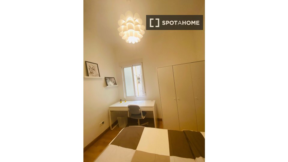 Double room Madrid, 4 beds — photo 9