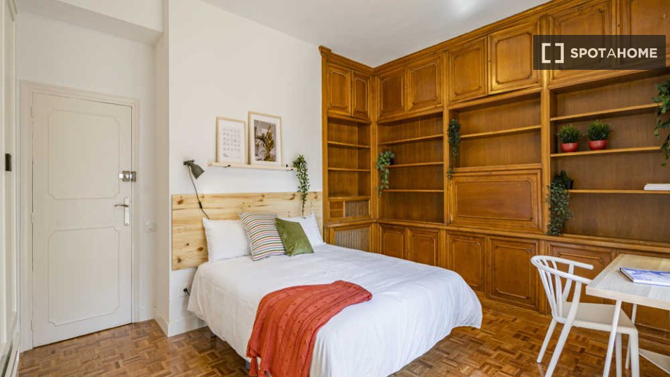 Double room Madrid, 6 beds — photo 31