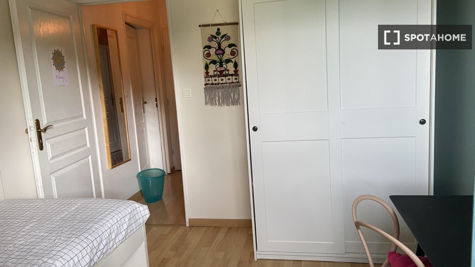 Double room Lyon, 5 beds, 115m² — photo 1
