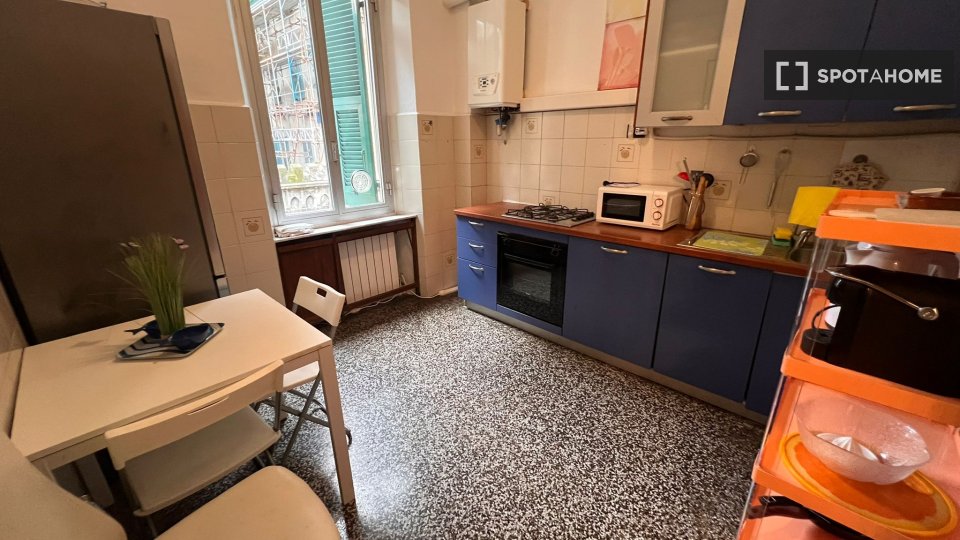 Double room Genoa, 3 beds — photo 24