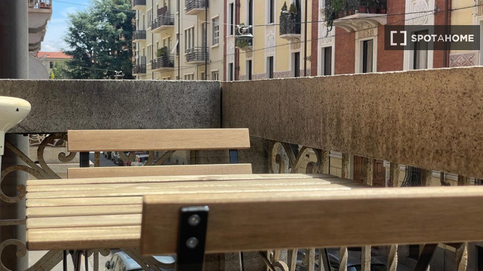 Double room Turin, 3 beds, 85m² — photo 2