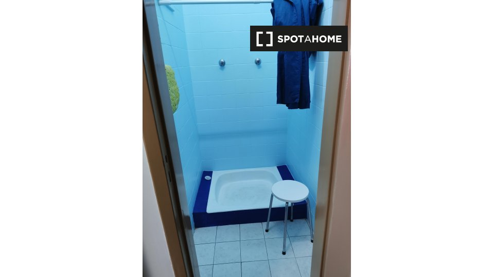 Double room Lisbon, 5 beds — photo 13