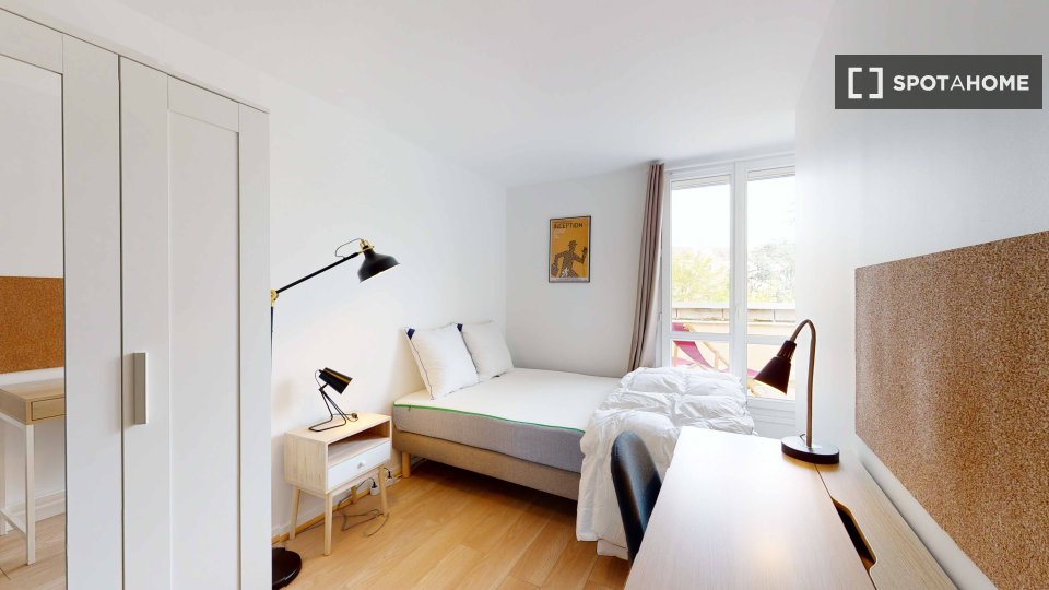Double room Paris, 18 beds — photo 19