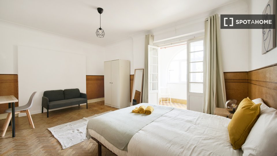 Double room Lisbon, 9 beds — photo 16