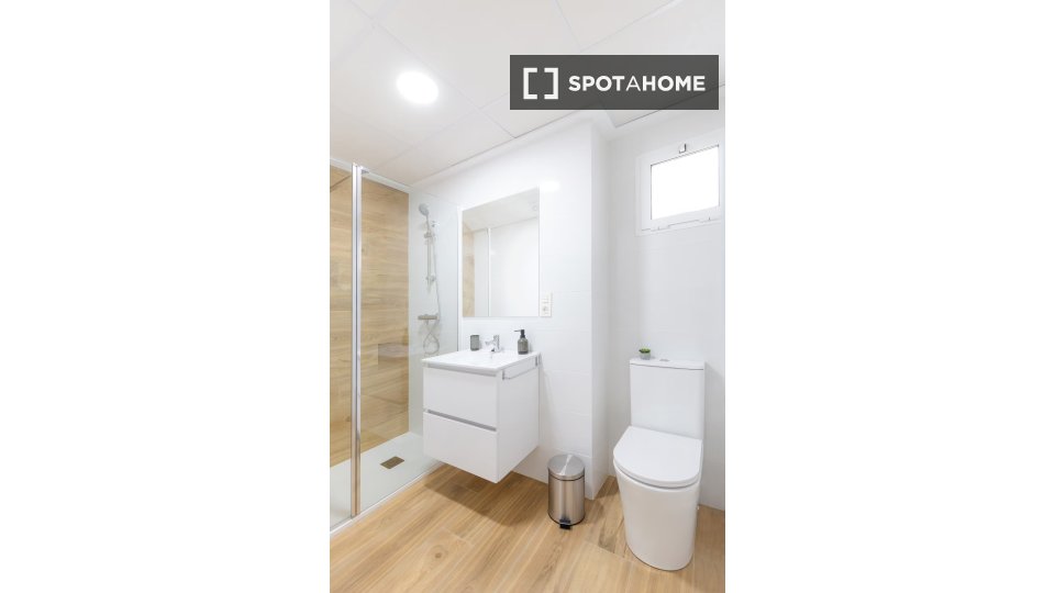 Double room Alicante, 8 beds, 201m² — photo 8
