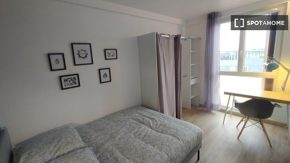 Double room Paris, 4 beds, 75m² — photo 1
