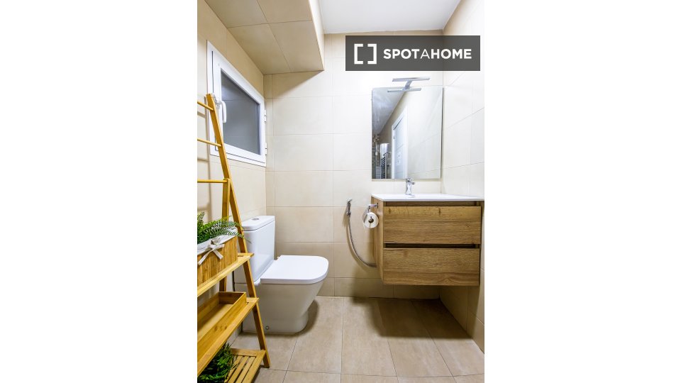 Double room Valencia, 4 beds, 90m² — photo 16